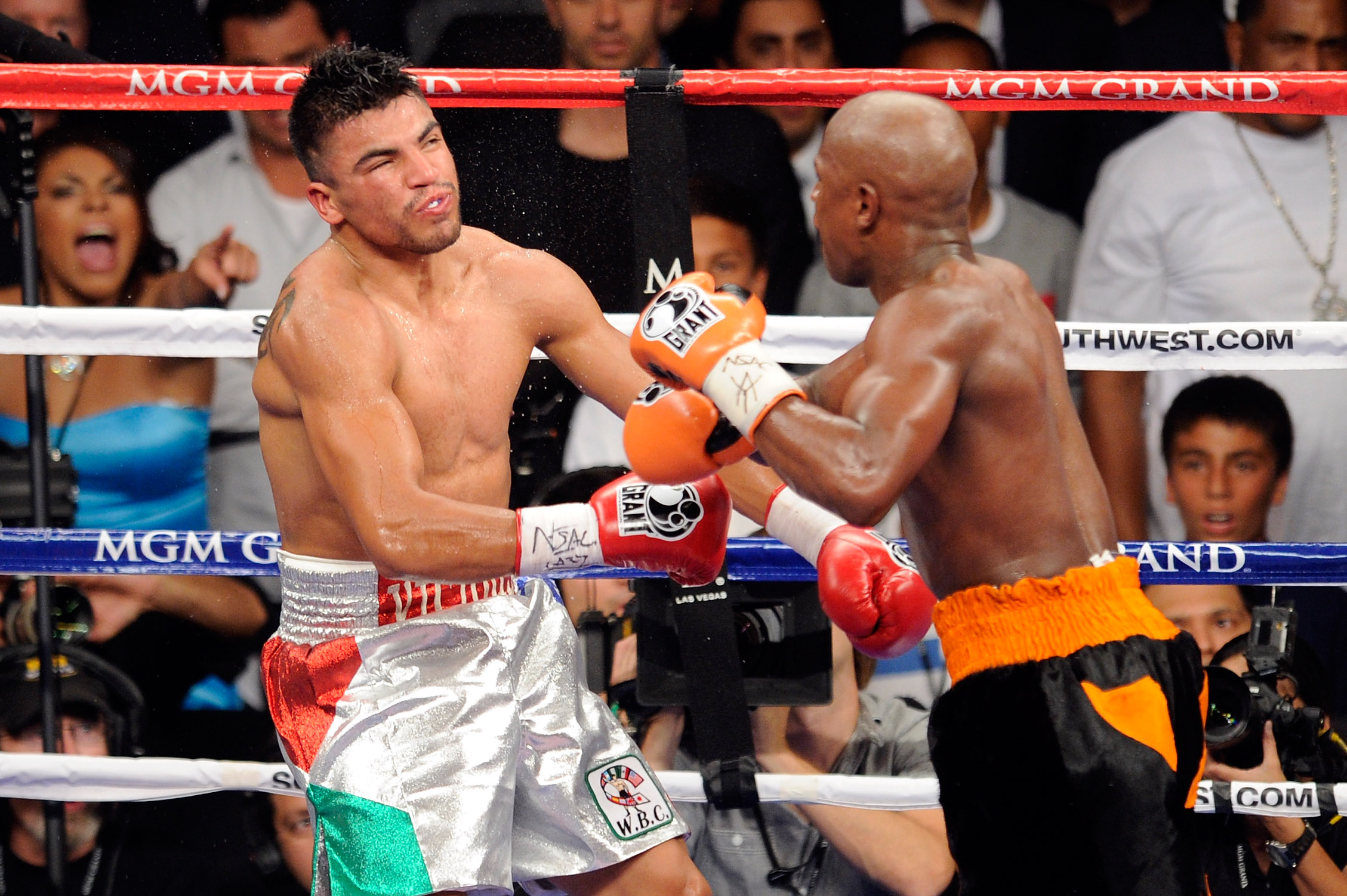 Victor Ortiz photo