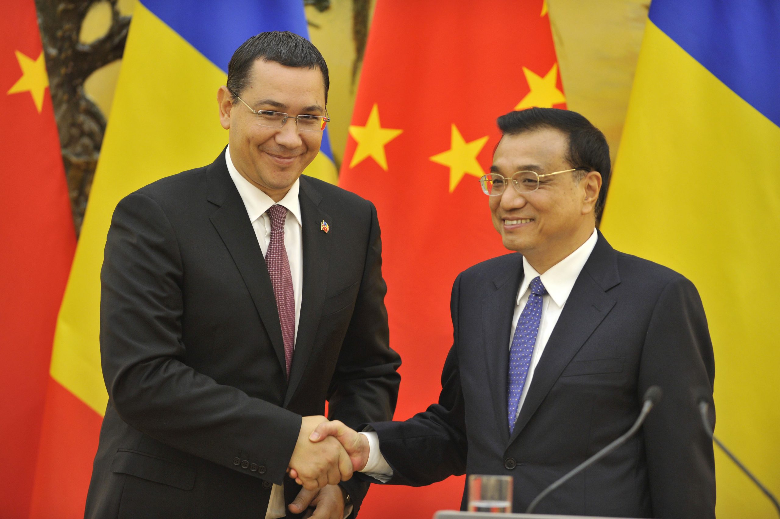 Victor Ponta photo