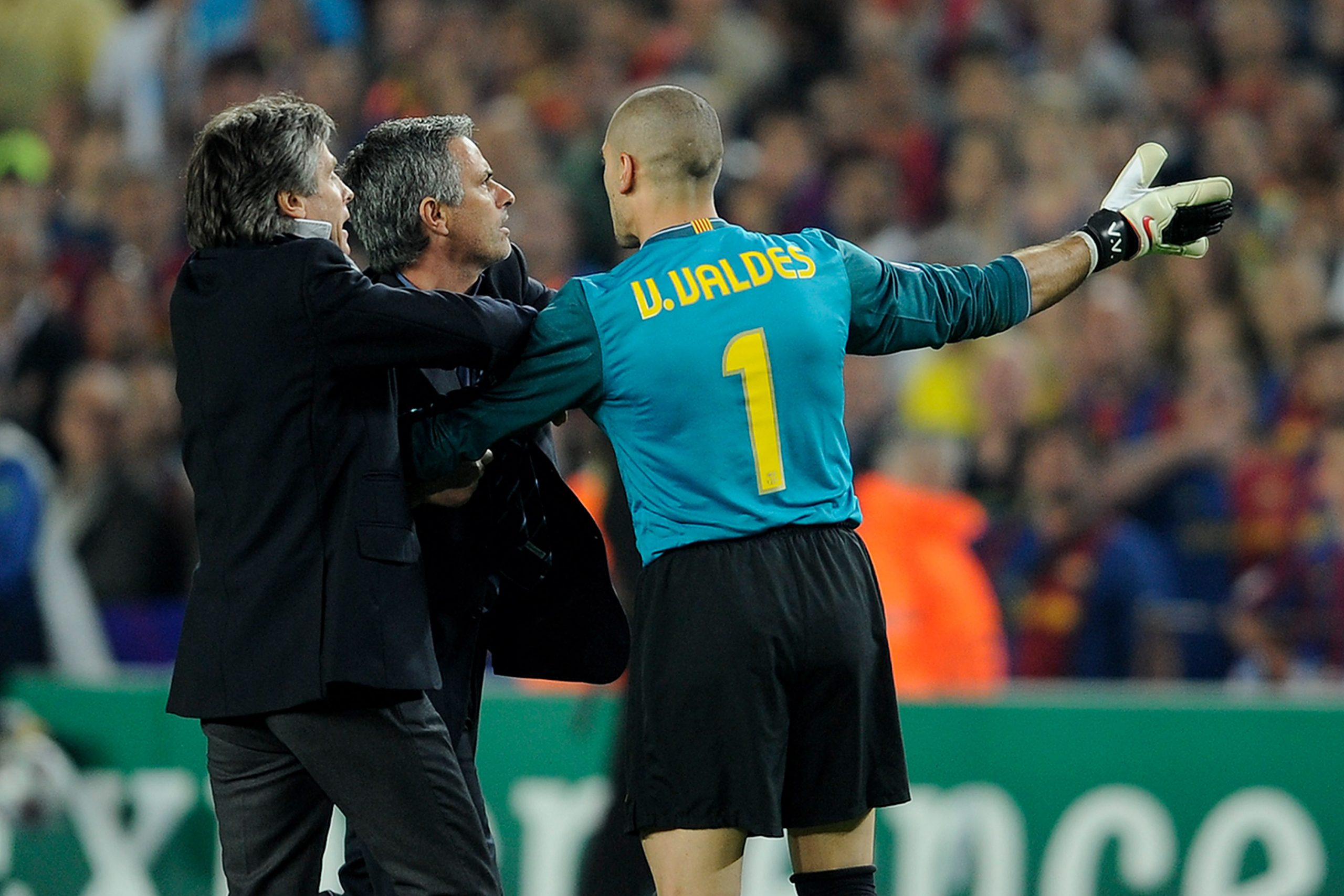 Victor Valdes photo 3