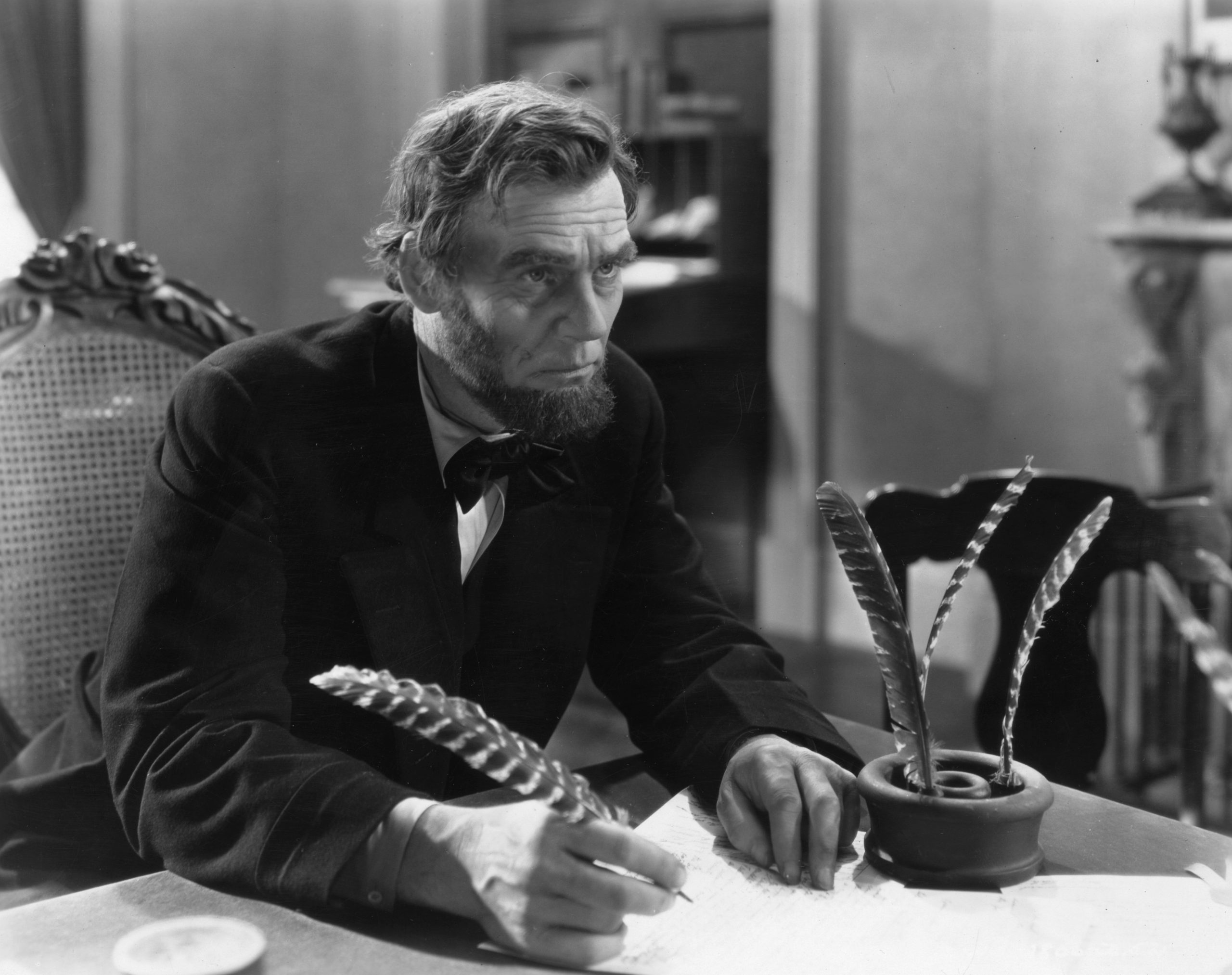 Walter Huston photo 3