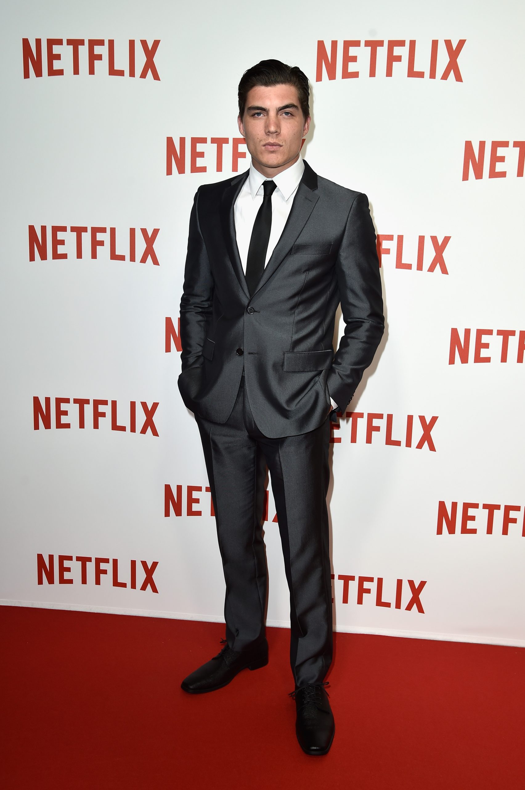 Zane Holtz photo