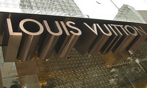 Бренд Louis Vuitton настроен воинственно