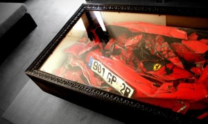 Дом и декор : Чарли Молинелли положил разбитый Ferrari под стекло