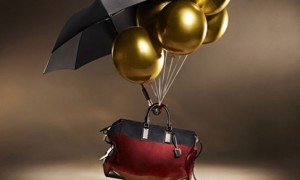 Burberry приготовил подарки к Новому году - модные аксессуары