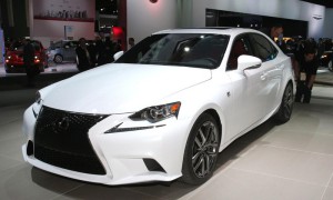 Дебют Lexus IS на детройтском автосалоне