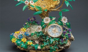 часы Magpie’s Treasure Nest Clock