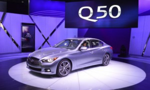 едан Infiniti Q50