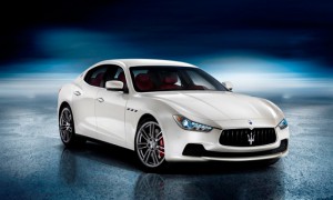 Суперкар Maserati Quattroporte