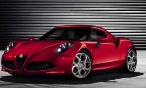 Спорткар Alfa Romeo 4C: жгучее купе